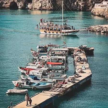 Kaleici Muhtesem Konum Genis Balkonlu Mutfakli Lejlighed Antalya