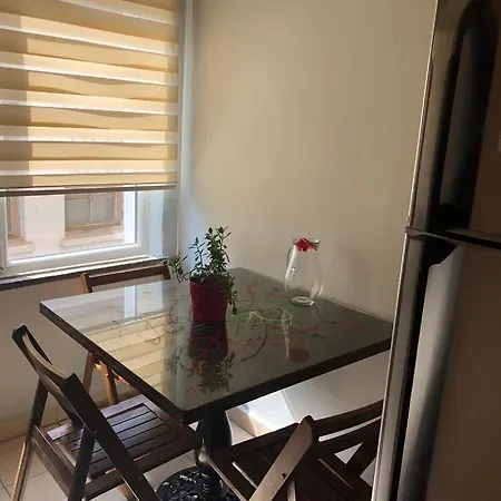 Daire Kaleici Muhtesem Konum Genis Balkonlu Mutfakli *
