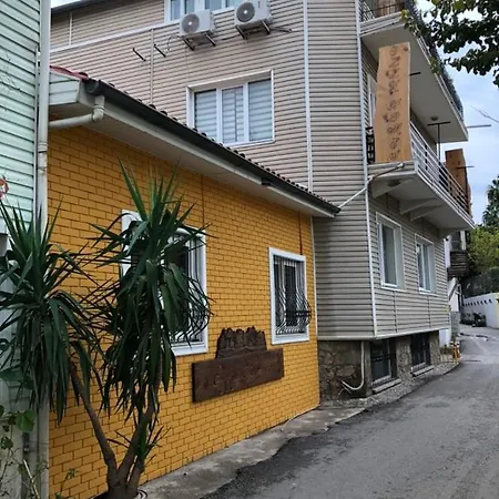 Kaleici Muhtesem Konum Genis Balkonlu Mutfakli Apartment