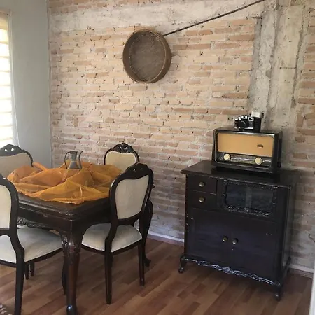 Apartment Kaleici Muhtesem Konum Genis Balkonlu Mutfakli *