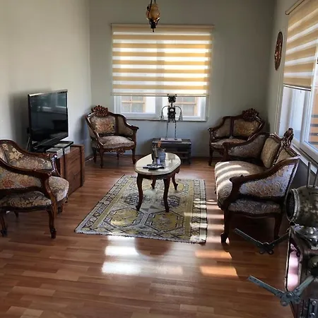 Kaleici Muhtesem Konum Genis Balkonlu Mutfakli Apartamento