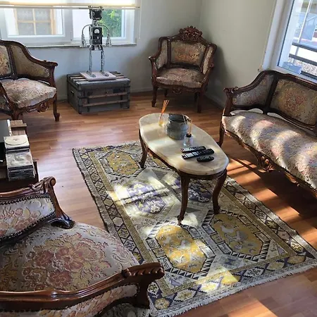 Kaleici Muhtesem Konum Genis Balkonlu Mutfakli Apartamento *