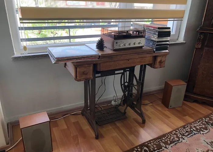 Kaleici Muhtesem Konum Genis Balkonlu Mutfakli