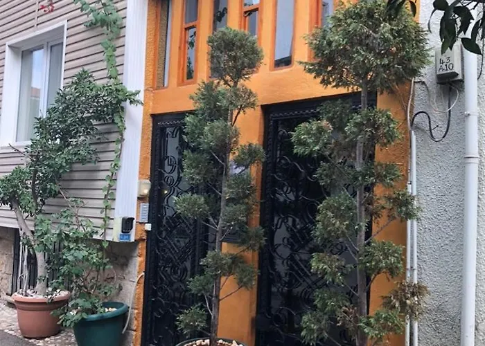 Kaleici Muhtesem Konum Genis Balkonlu Mutfakli *