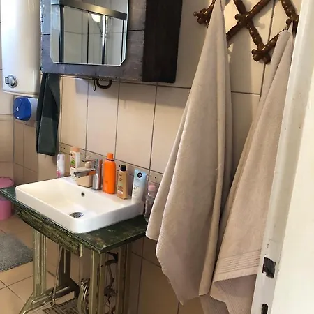 Kaleici Muhtesem Konum Genis Balkonlu Mutfakli Appartement