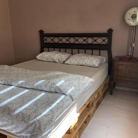 Appartement Kaleici Muhtesem Konum Genis Balkonlu Mutfakli