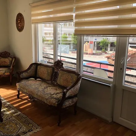 Appartement Kaleici Muhtesem Konum Genis Balkonlu Mutfakli
