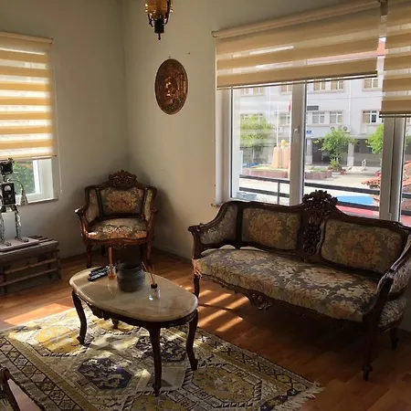 Kaleici Muhtesem Konum Genis Balkonlu Mutfakli Appartement Antalya