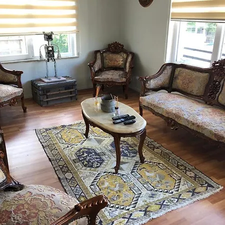 Appartement Kaleici Muhtesem Konum Genis Balkonlu Mutfakli *
